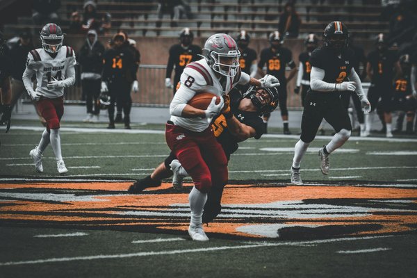 How Can Aquatic Therapy Benefit Rehabilitation in Contact Sports Injuries?