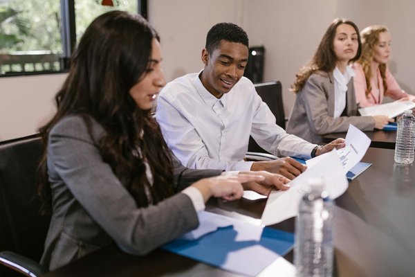 How to design real estate projects with sustainable stormwater management practices to mitigate flood risks?