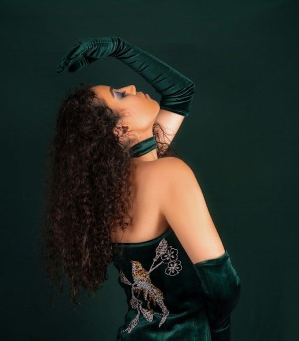 The secret to styling a tunic for different occasions